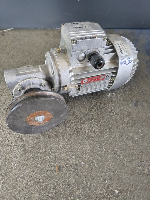 Motoreduktor kołnierzowy 0,18kW 400V MCR silnik
