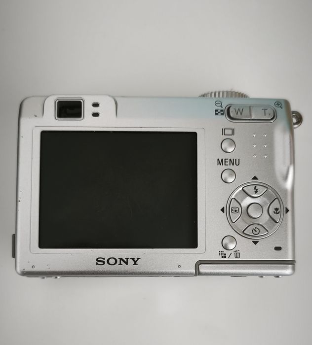 Máquina fotográfica Sony Cyber-Shot DDC-W7