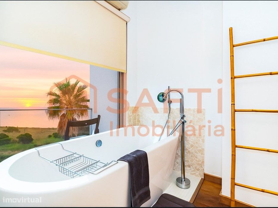 Moradia primeira linha do mar