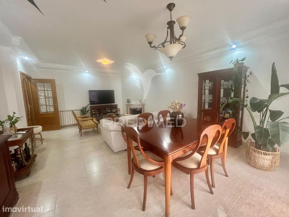 Apartamento T3  com parqueamento  - Fidalguinhos — Barreiro E Lavradio, Setúbal