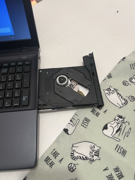 Computador Asus….