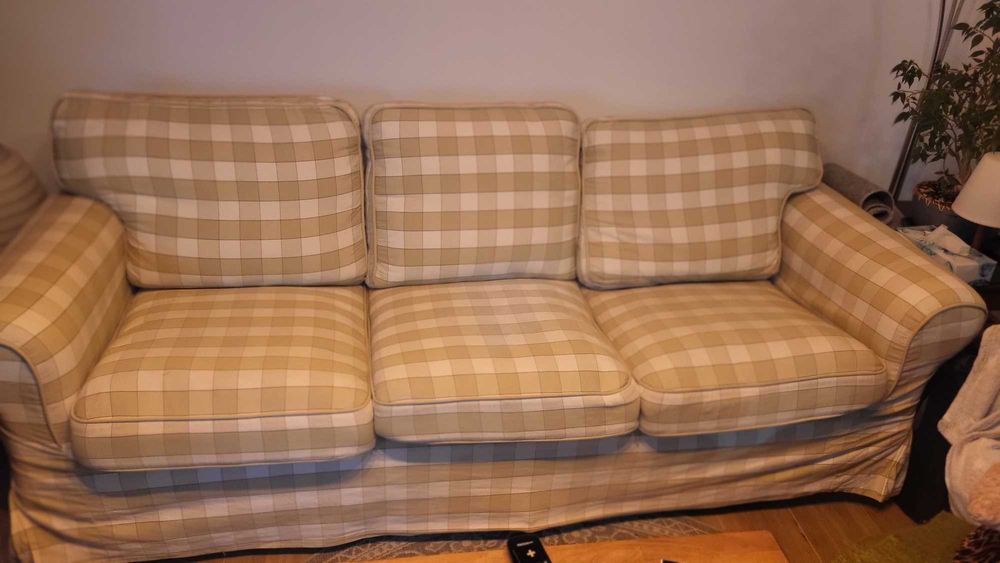 Sofa ektorp z dodatkowym pokrowcem