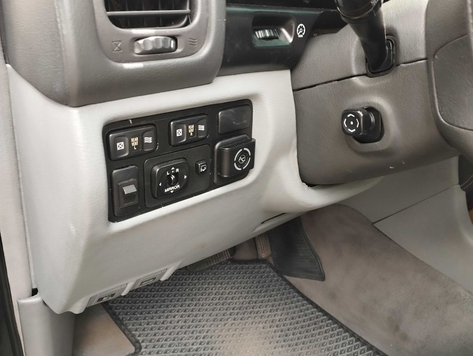 Lexus LX470 чёрный газ бензин