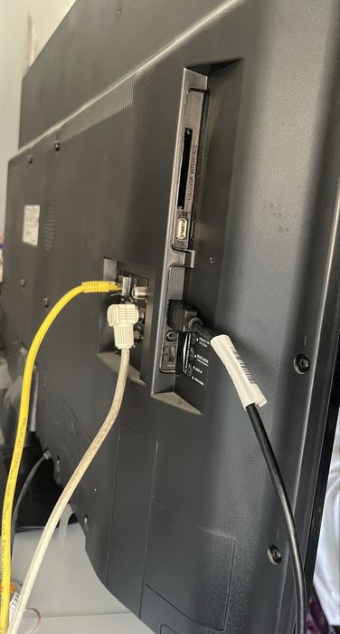 HITACHI SmartTV 50” (polegadas) (como nova e com pouco uso)