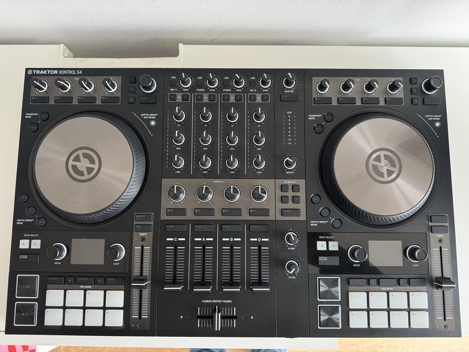 Traktor Kontrol S4 MK3 + Mala Magma