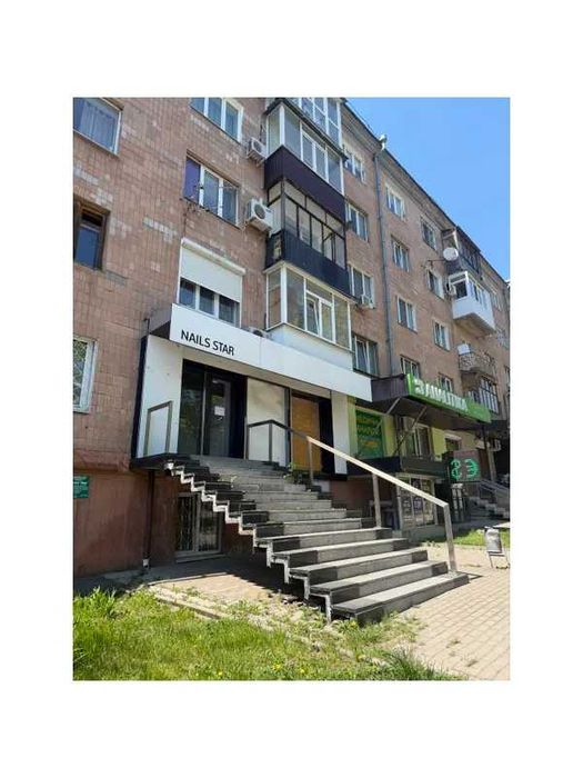 Фасадне торгово-офісне приміщення 67 м² на пр. Науки, 29 (Метро 2 хв)
