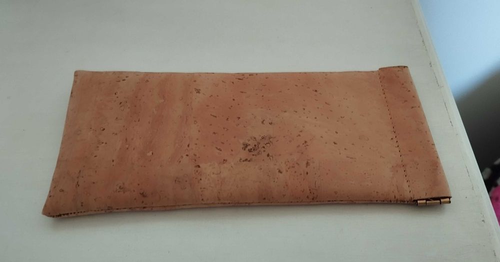 Cortiça bolsa e caixa óculos novas