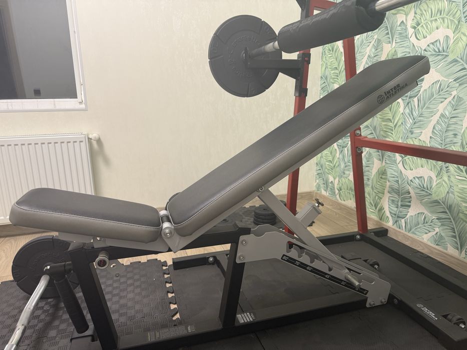 Спортивний інвентар, штанги, гантелі, турнік, бруся