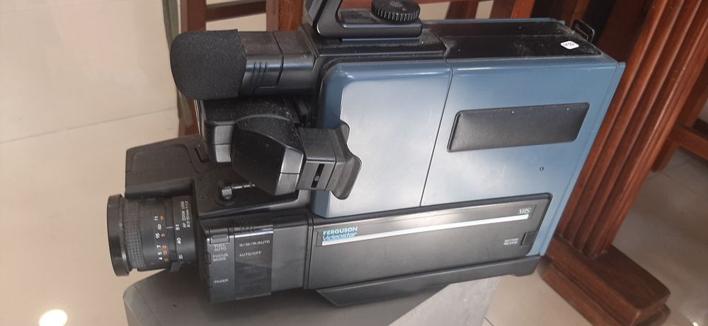 VHS Camcorder (Not sure if it works)63825203732481121