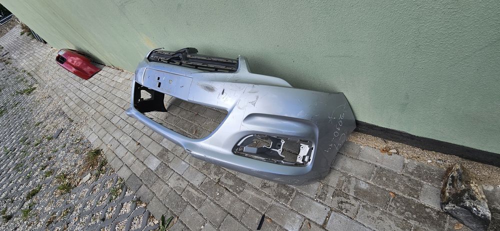 Parachoques frontal citroen c4 .usado com piqueno difeito.