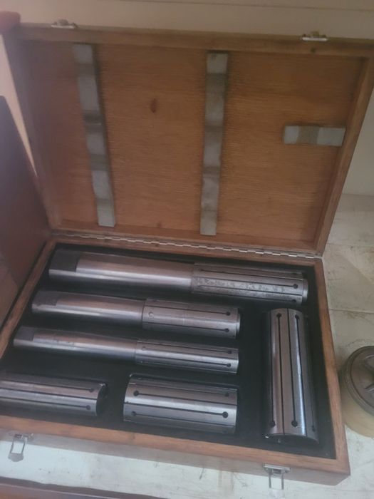 Porta piinças para aperto de casquilhos