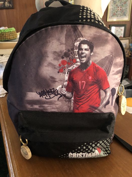 Bonita mochila em bom estado