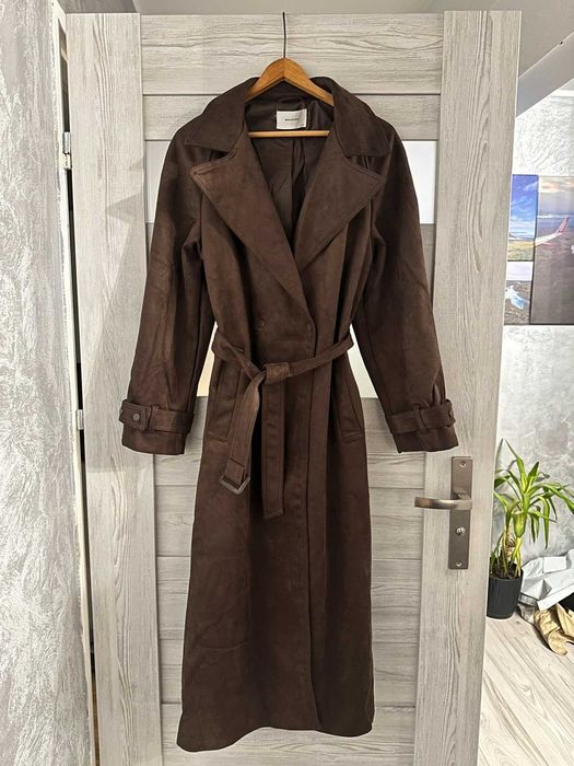 Brązowy trencz płaszcz imitacja zamszu czekoladowy Reserved