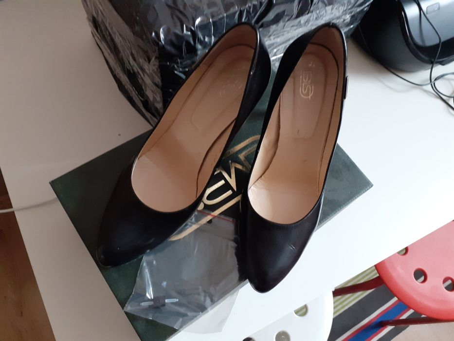 Buty na obcasie 38