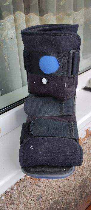 Продам ортопедичний чобіток
