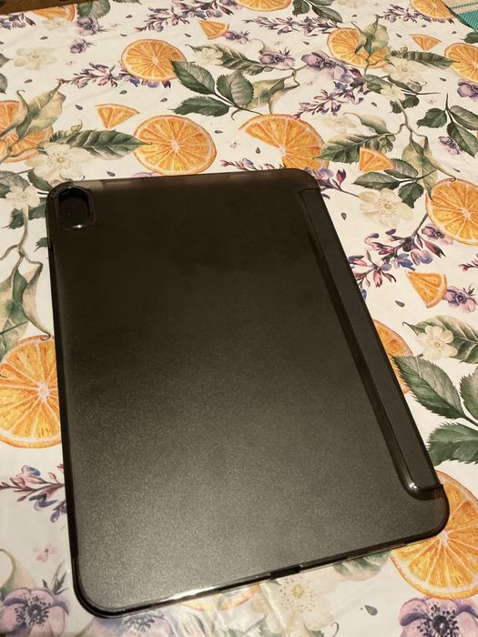 Продам чехол—книжка на ipad 11 A16 2025