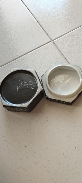 Caixa em cerâmica cinza