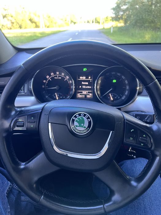 Skoda Superb 2010 автомат 2.0 дизель 9700$