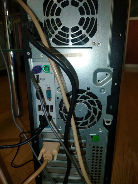 Zestaw, i7 ,komputer stacjonarny ,monitor, klawiatura, myszka.