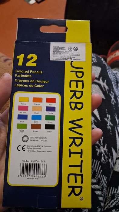 Новый набор цветных карандашей 12 шт