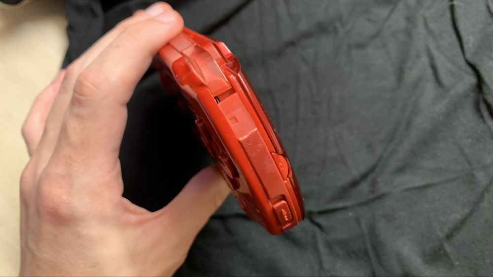 Продам PSP-2000 (Red)