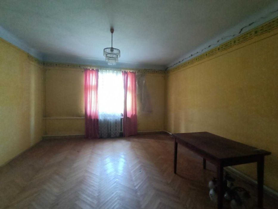 Продається будинок та земельна ділянка /Івано- Франк.