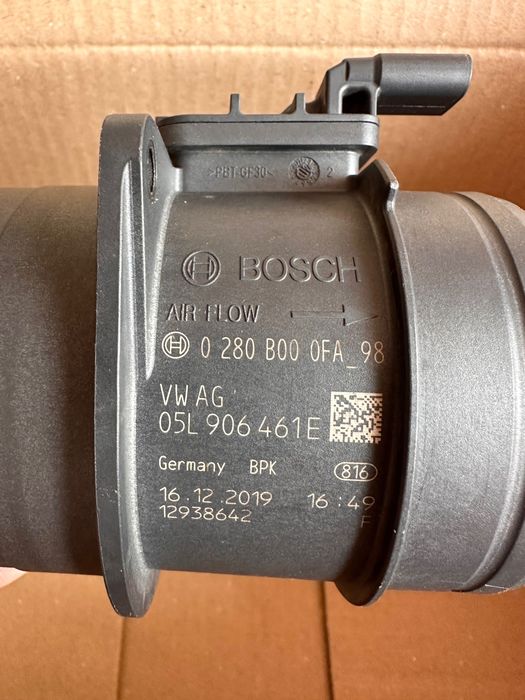 Розходомір повітря 05L906461E 05L906461B VW Golf 7 8 T7 Tiguan Оригіна