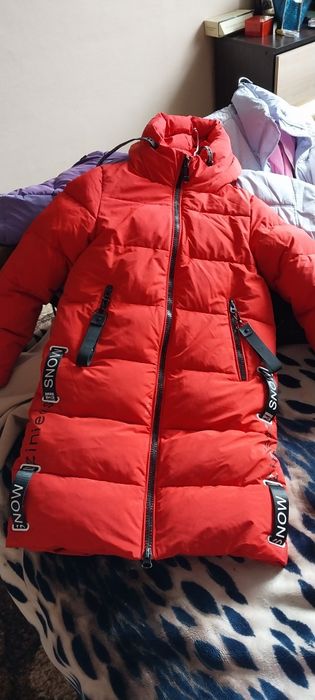 Пуховик для дівчинки червоний