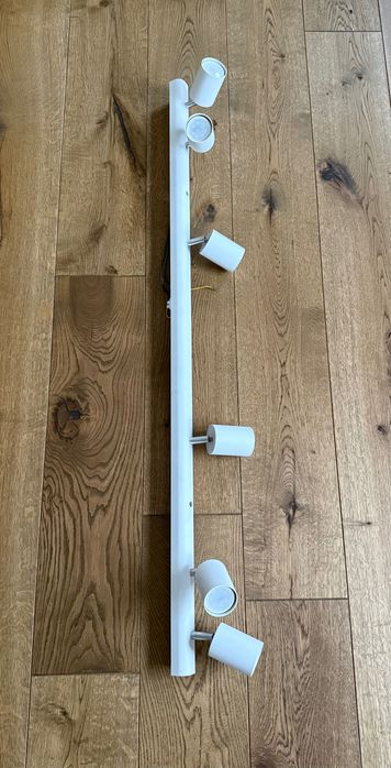 Lampa sufitowa z 6 halogenkami. Używana. Stan dobry.