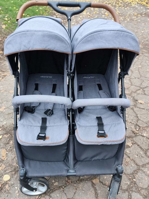 Продається візок для двійні , все працює, є сліди  експлуатації