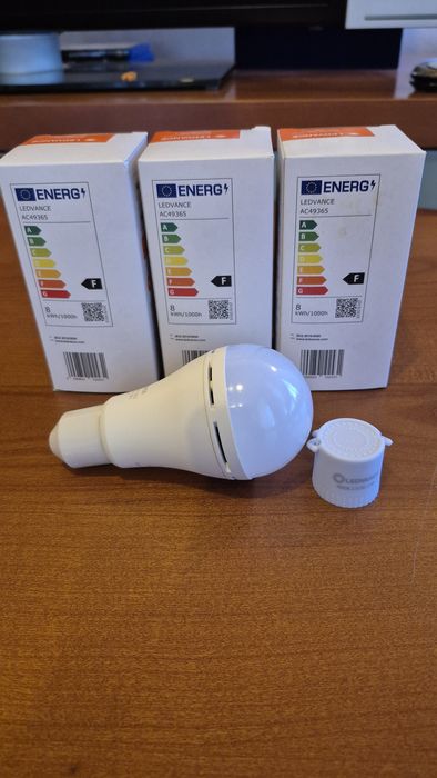 LED лампа  LEDVANCE с аккумулятором. A 60W. 8W/865. 230V E 27 .
