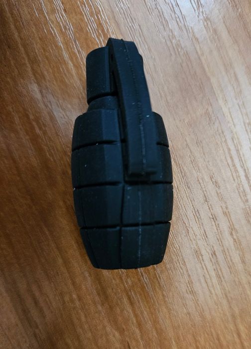 Pendrive  granat