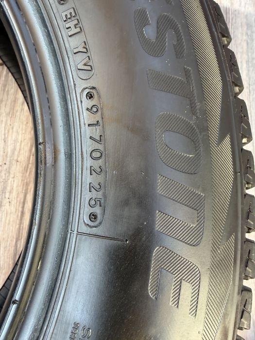 Шини Bridgestone 215/70/R16