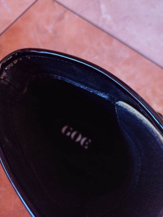 Buty lakierowane żółte