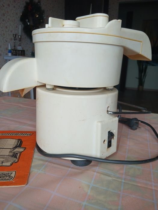 Электросоковыжималка  "Росинка"а