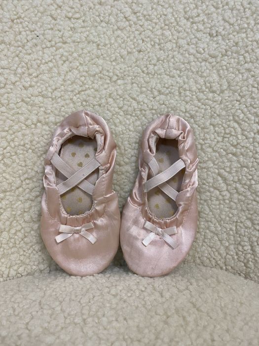 Літне взуття для дівчинки crocs, zara, reima, h&m