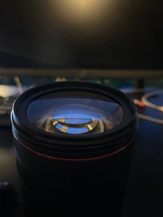 Canon EOS R8 + RF 24-105mm f/4 L IS USM