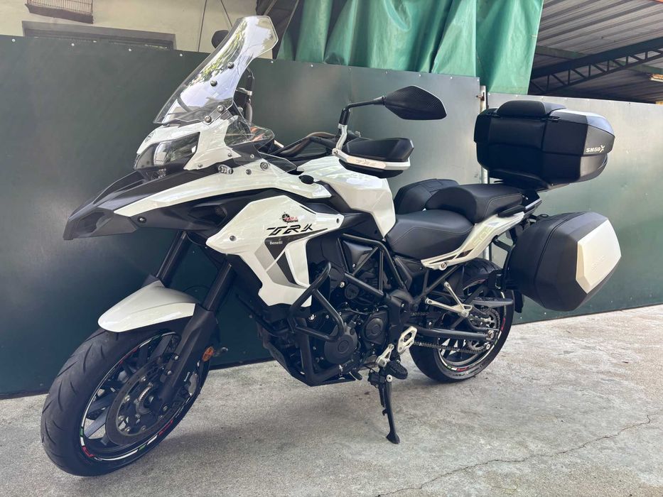 Benelli TRK 502 com kit malas