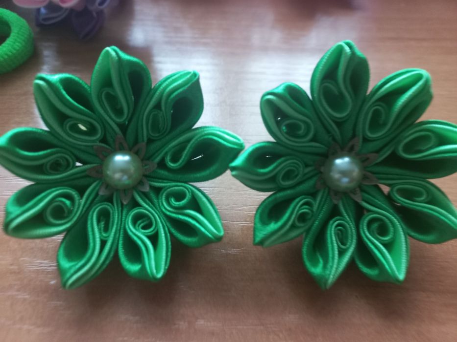 Заколки,резинки,.