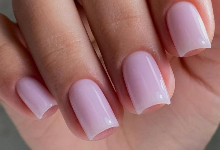 Маникюр. Наращивание ногтей. Есть окошки