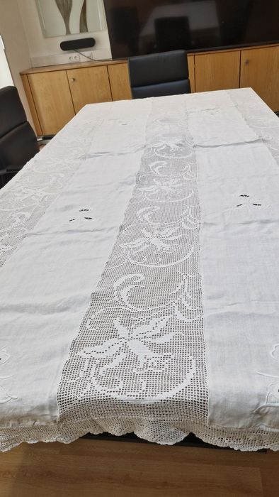 Toalha de linho bordada