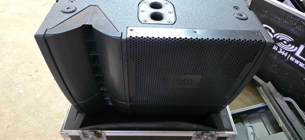 JBL VRX932LA – 4 Colunas Line Array Passivas com Cases