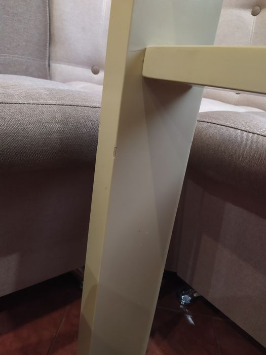 Стіл кухонний склянний