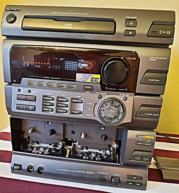 Wieża Sony  model HCD-H690 - uszkodzona