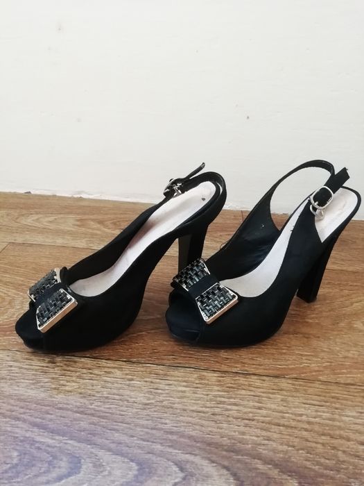 Жіночі босоніжки