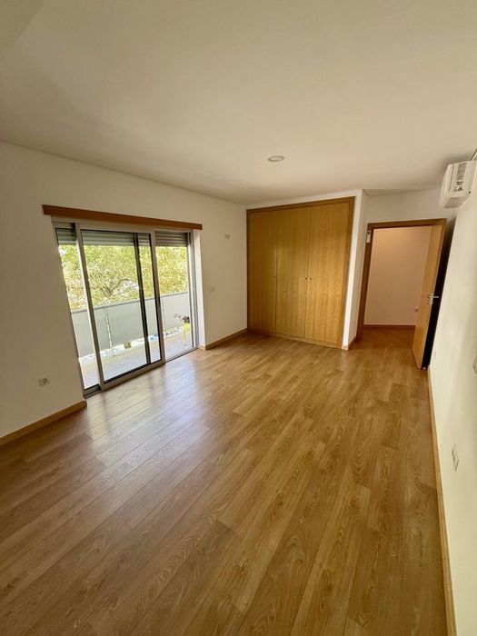Excelente T2 em Viseu – A/C, Varanda e Lugar de Garagem