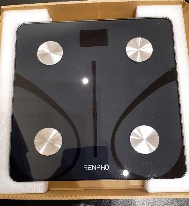 Czarna waga łazienkowa Renpho ES-CS20M połączenie z aplikacjami