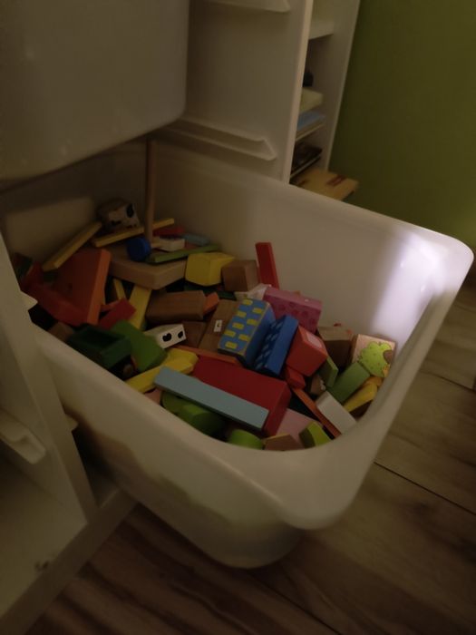 Drewniane klocki, różne