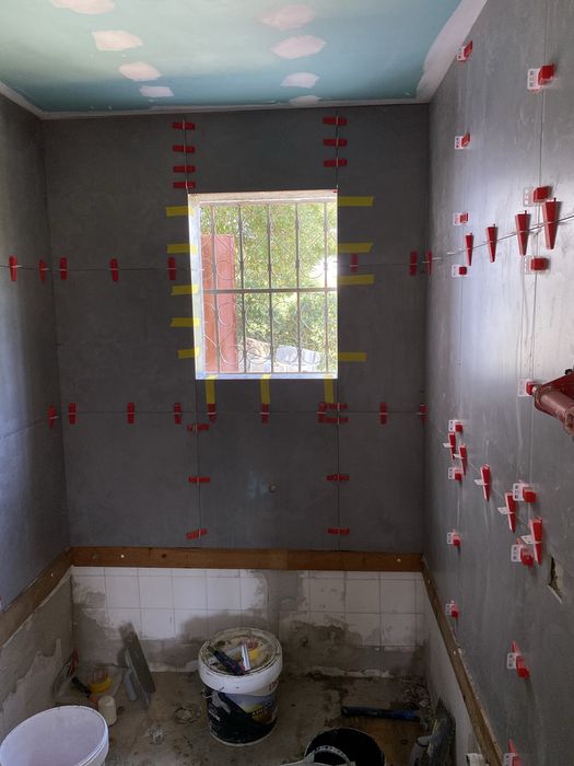 Pedreiro profissional – cerâmica, pintura, chão flutuante e betonilha