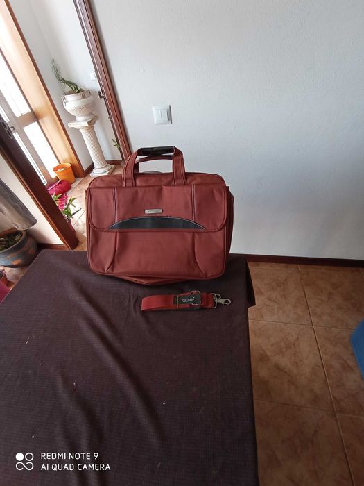 Pasta de trabalho/ PC e multiusos